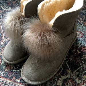 Bearpaw Pom Pom Boots 9